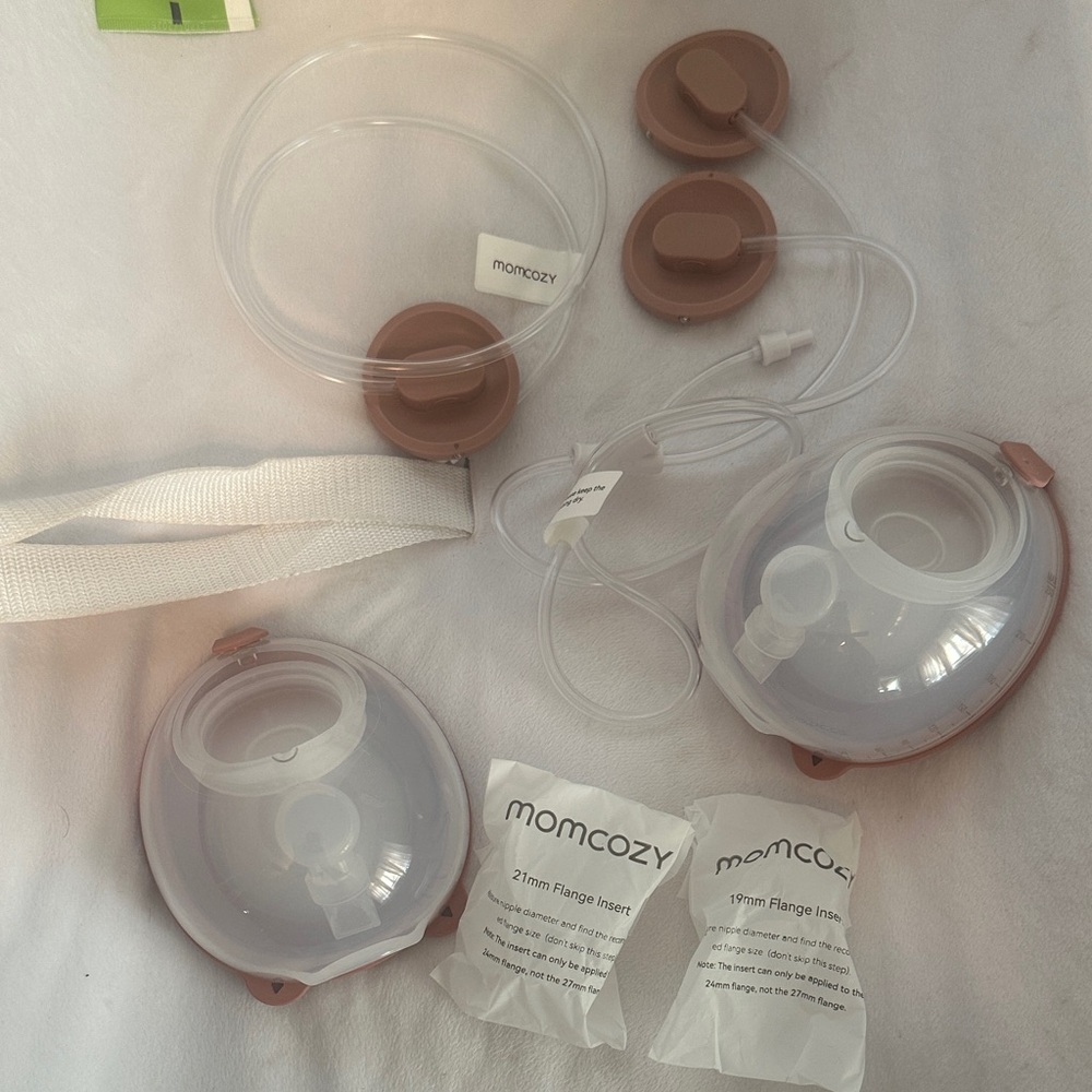 Momcozy collection cups and Accessories